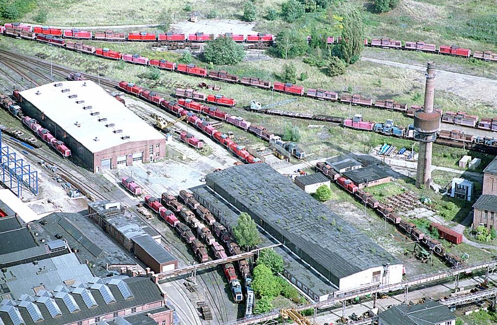 Stendal / Sachsen-Anhalt aus der Vogelperspektive: Stendal / Sachsen-Anhalt Blick auf das Bahnbetriebswerk Stendal in Stendal / Sachsen-Anhalt 06.09.2003