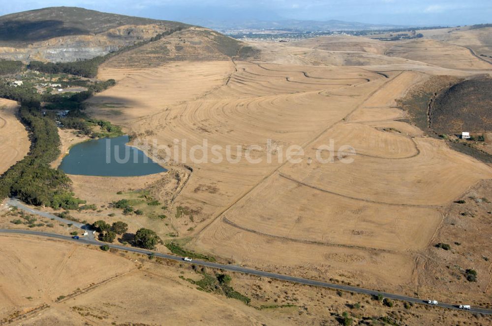 Durbanville aus der Vogelperspektive: Steppenlandschaften nordwestlich von Durbanville - steppes northwest of Durbanville