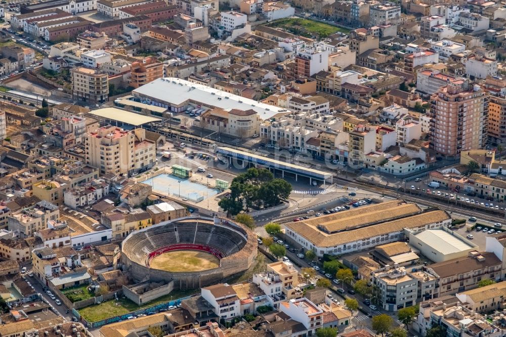 Luftaufnahme Inca - Stierkampfarena in Inca auf der balearischen Mittelmeerinsel Mallorca, Spanien