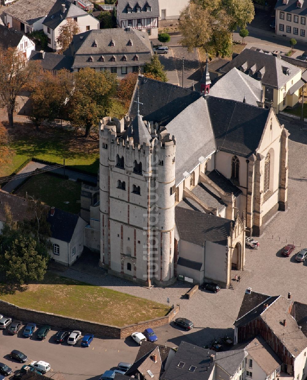 Luftbild Münstermaifeld - Stiftskirche St. Martin und St. Severus in Münstermaifeld im Bundesland Rheinland-Pfalz