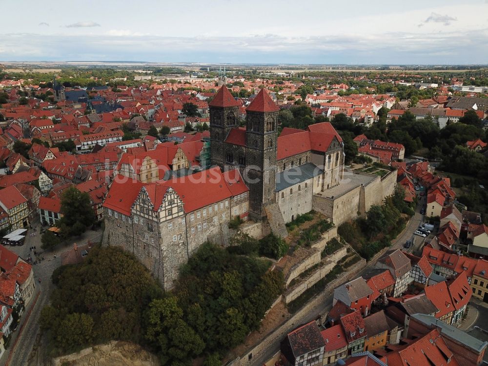 Luftaufnahme Quedlinburg - Stiftskirche St. Servatius und Schloss Quedlinburg im Bundesland Sachsen-Anhalt