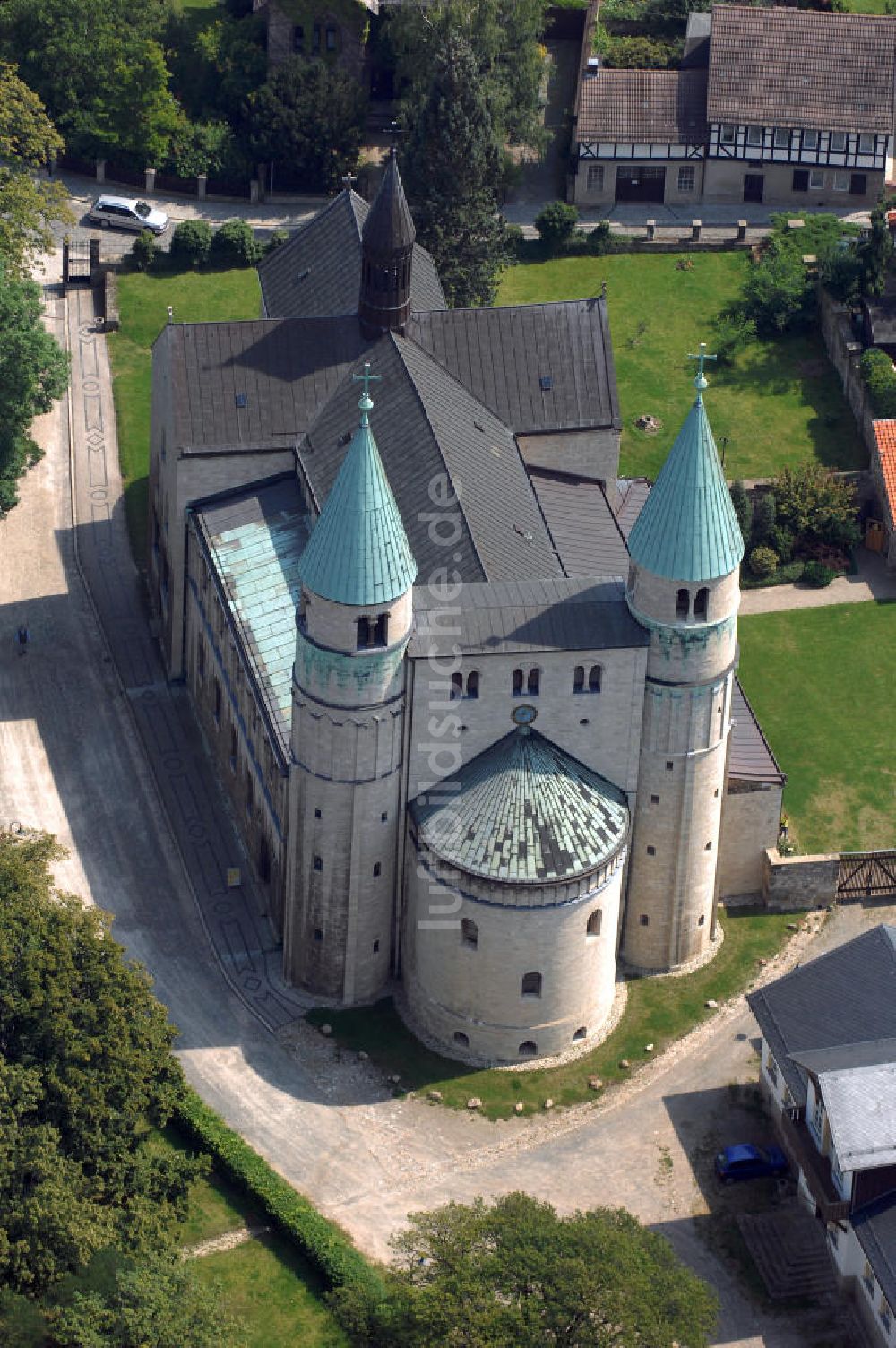 Gernrode aus der Vogelperspektive: Stiftskirche St.Cyriakus in Gernrode