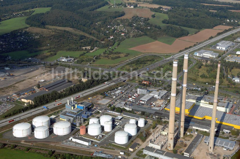 GERA von oben - Stillgelegte Schornsteine des alten Heizkraftwerkes Gera-Nord