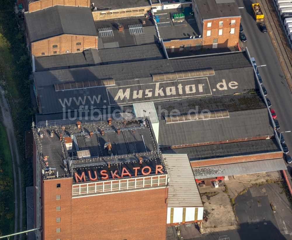 Düsseldorf aus der Vogelperspektive: Stillgelegte Silo und Getreide- Speicher mit angrenzenden Lagerhallen der MUSKATOR AG in Düsseldorf im Bundesland Nordrhein-Westfalen, Deutschland