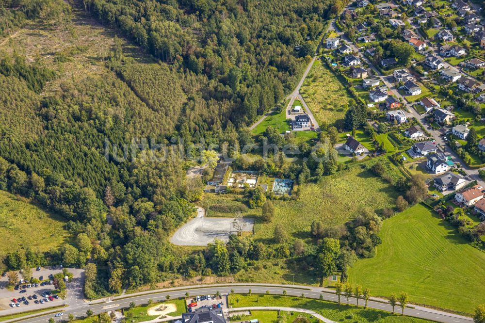 Luftaufnahme Amecke - Stillgelegtes Freibad in Amecke im Bundesland Nordrhein-Westfalen, Deutschland