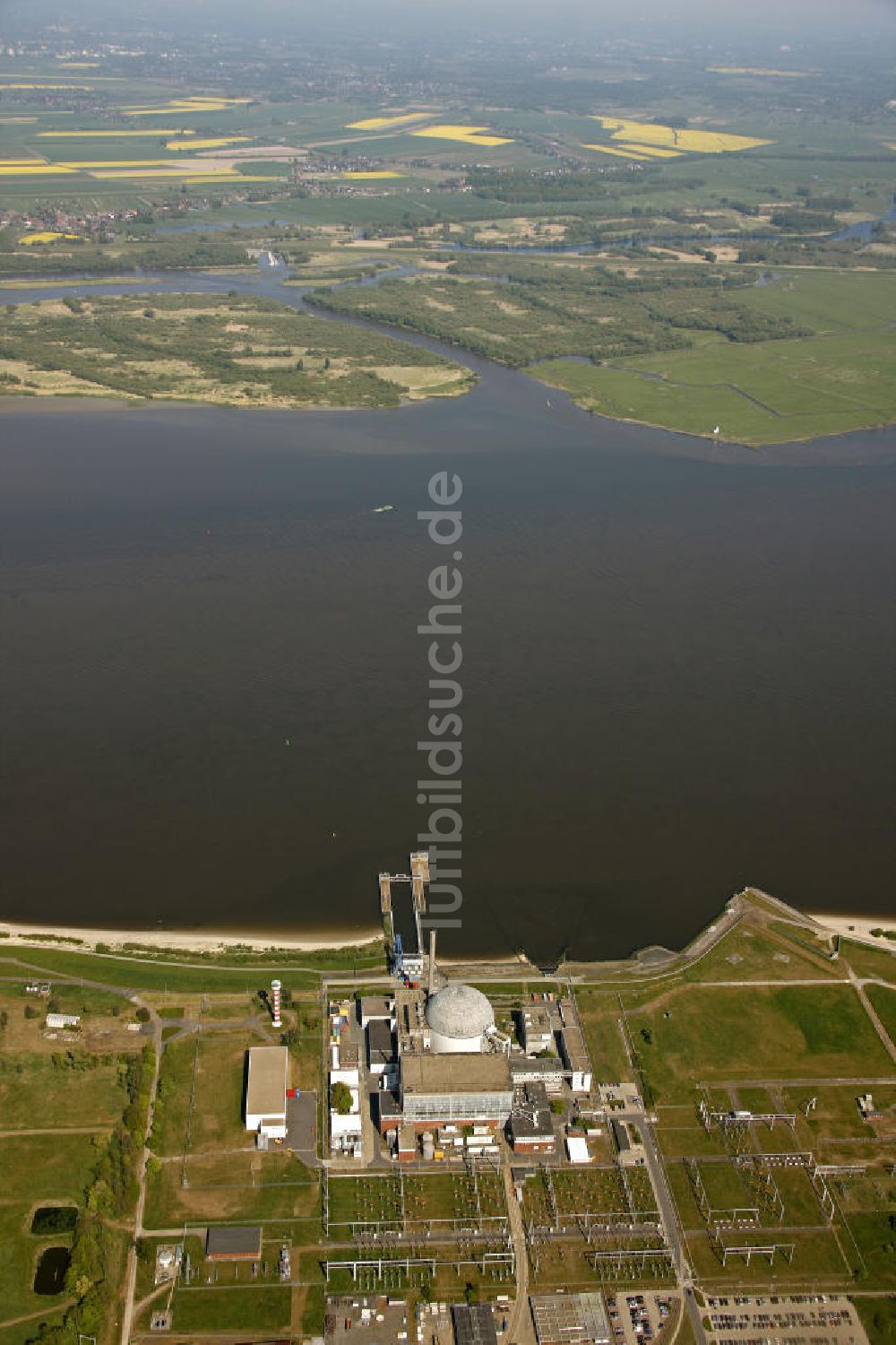 Stade aus der Vogelperspektive: Stillgelegtes Kernkraftwerk Stade in Niedersachsen