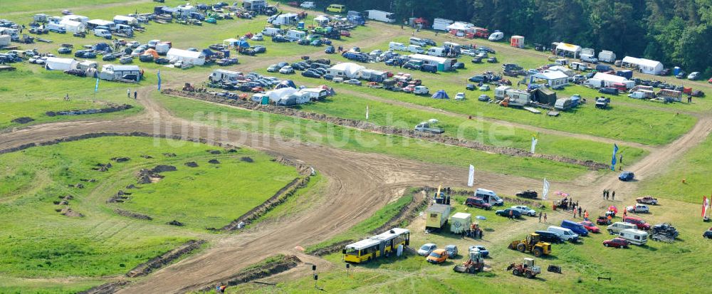 Altlandsberg OT Wegendorf aus der Vogelperspektive: Stockcar Rennen auf der Rennbahn / Sandbahn Wegendorf bei Altlandsberg in Brandenburg