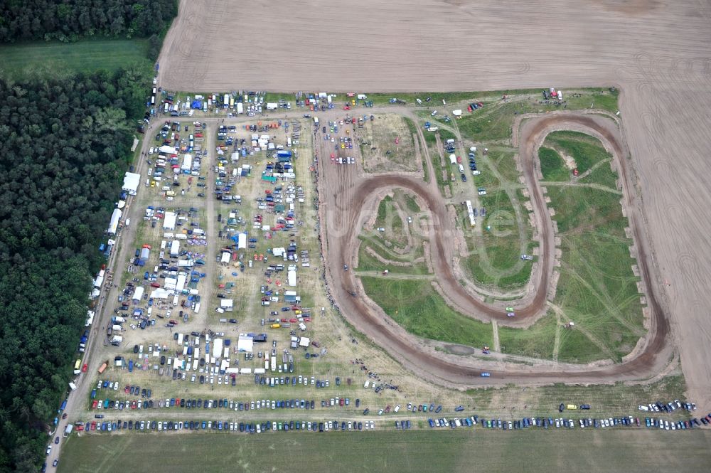 Altlandsberg OT Wegendorf von oben - Stockcar Rennen auf der Rennbahn / Sandbahn Wegendorf bei Altlandsberg in Brandenburg