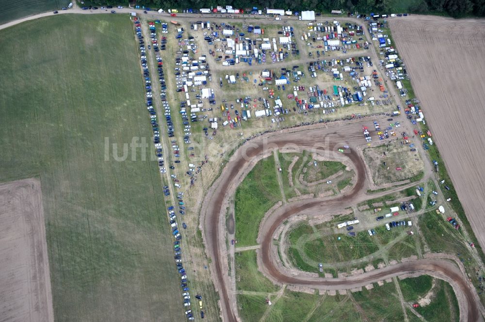 Altlandsberg OT Wegendorf aus der Vogelperspektive: Stockcar Rennen auf der Rennbahn / Sandbahn Wegendorf bei Altlandsberg in Brandenburg