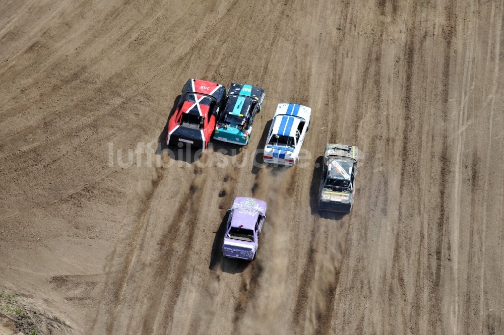 Altlandsberg OT Wegendorf von oben - Stockcar Rennen auf der Rennbahn / Sandbahn Wegendorf bei Altlandsberg in Brandenburg