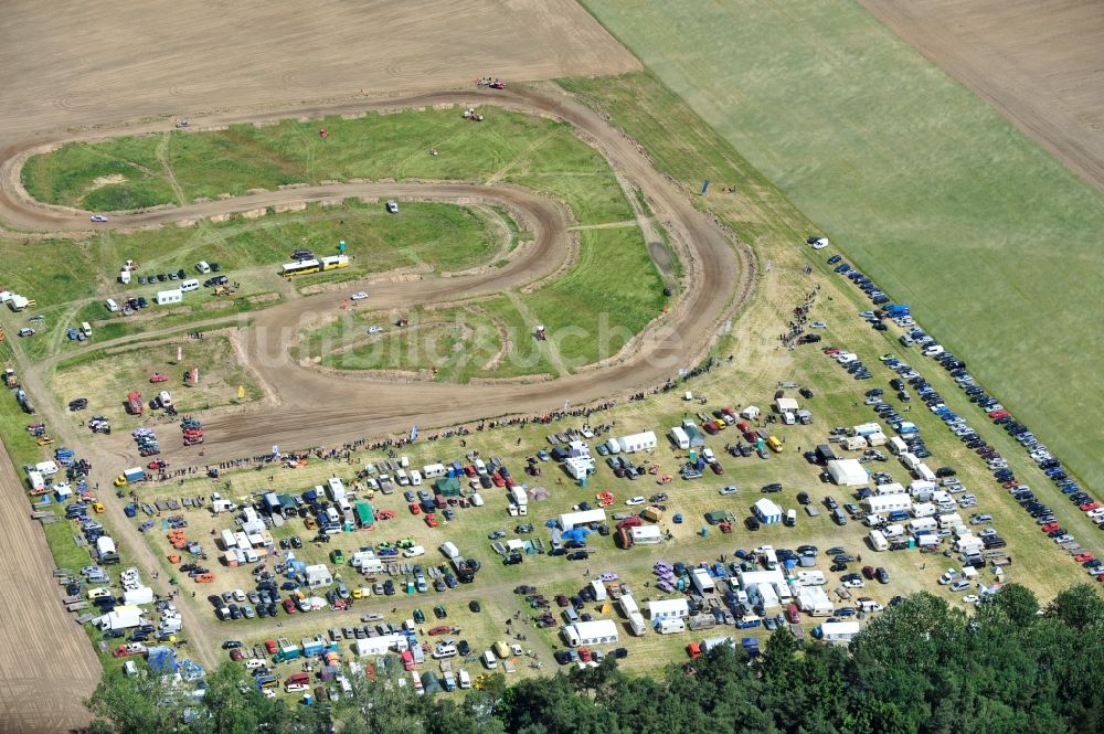 Luftbild Altlandsberg OT Wegendorf - Stockcar Rennen auf der Rennbahn / Sandbahn Wegendorf bei Altlandsberg in Brandenburg