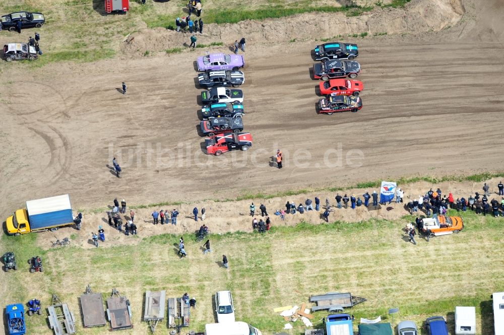 Altlandsberg OT Wegendorf aus der Vogelperspektive: Stockcar Rennen auf der Rennbahn / Sandbahn Wegendorf bei Altlandsberg in Brandenburg