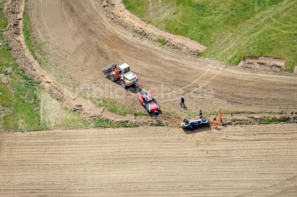 Altlandsberg OT Wegendorf aus der Vogelperspektive: Stockcar Rennen auf der Rennbahn / Sandbahn Wegendorf bei Altlandsberg in Brandenburg