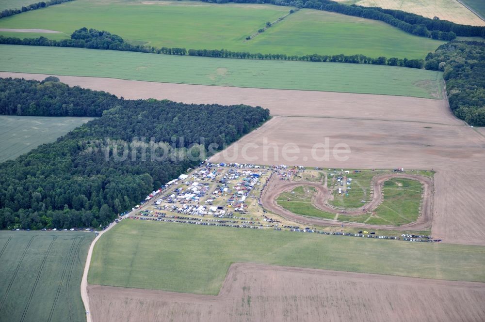 Altlandsberg OT Wegendorf von oben - Stockcar Rennen auf der Rennbahn / Sandbahn Wegendorf bei Altlandsberg in Brandenburg