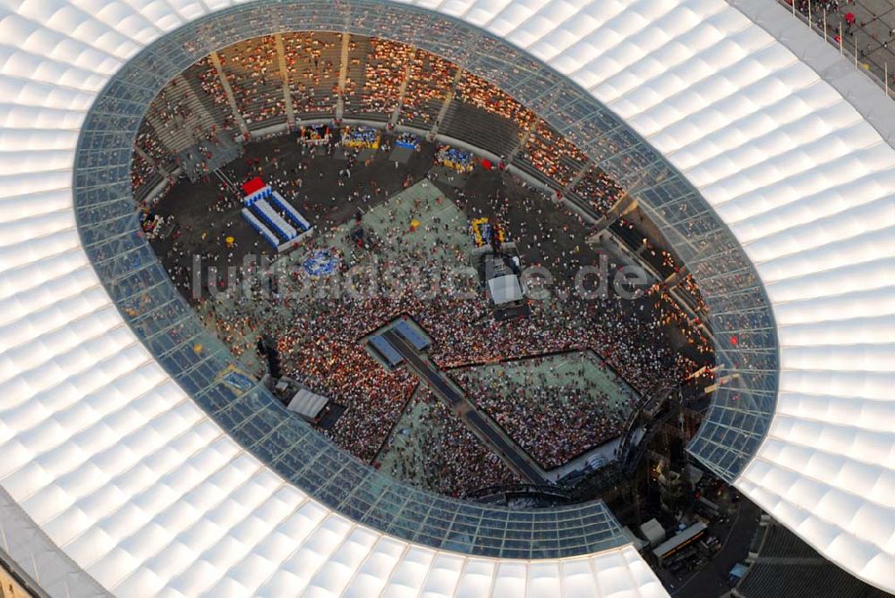 Berlin - Charlottenburg aus der Vogelperspektive: Stones Konzert im Berliner Olympiastadion