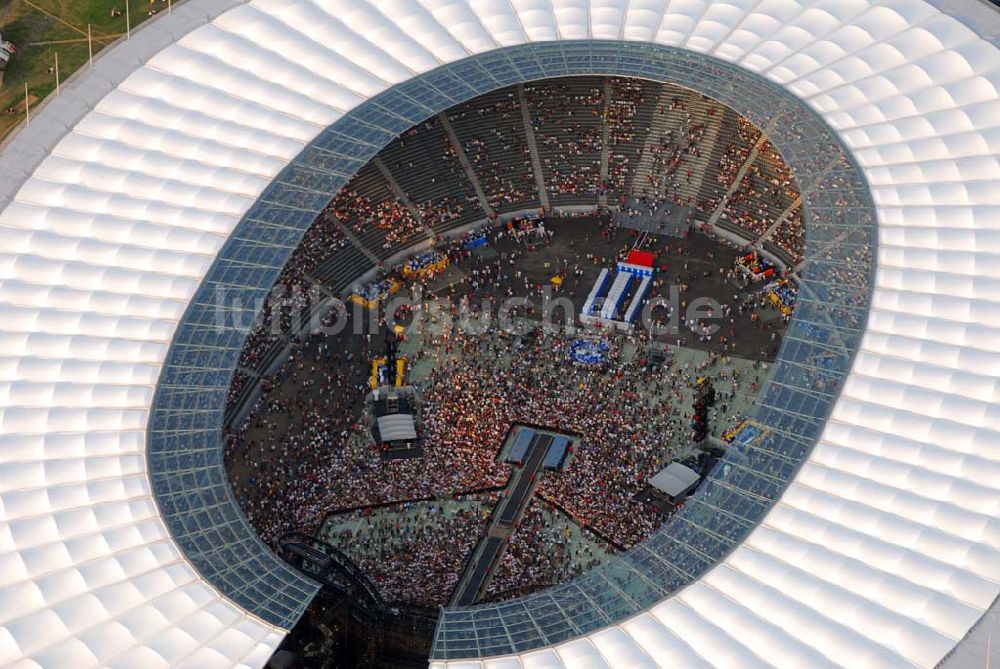 Luftbild Berlin - Charlottenburg - Stones Konzert im Berliner Olympiastadion