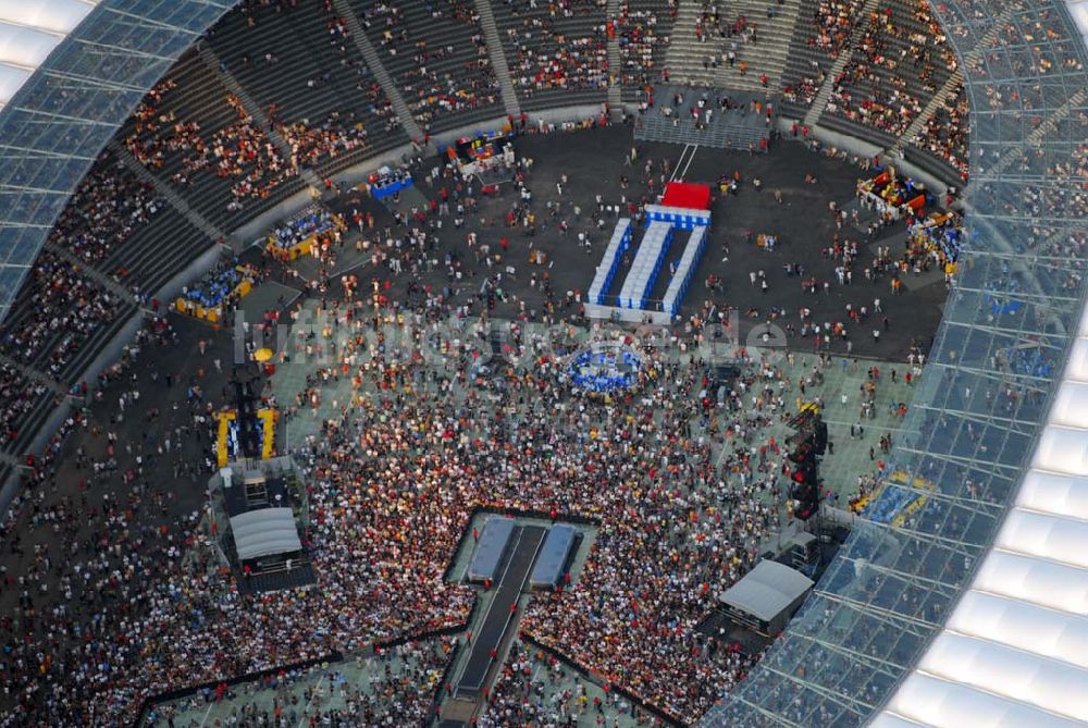 Luftaufnahme Berlin - Charlottenburg - Stones Konzert im Berliner Olympiastadion