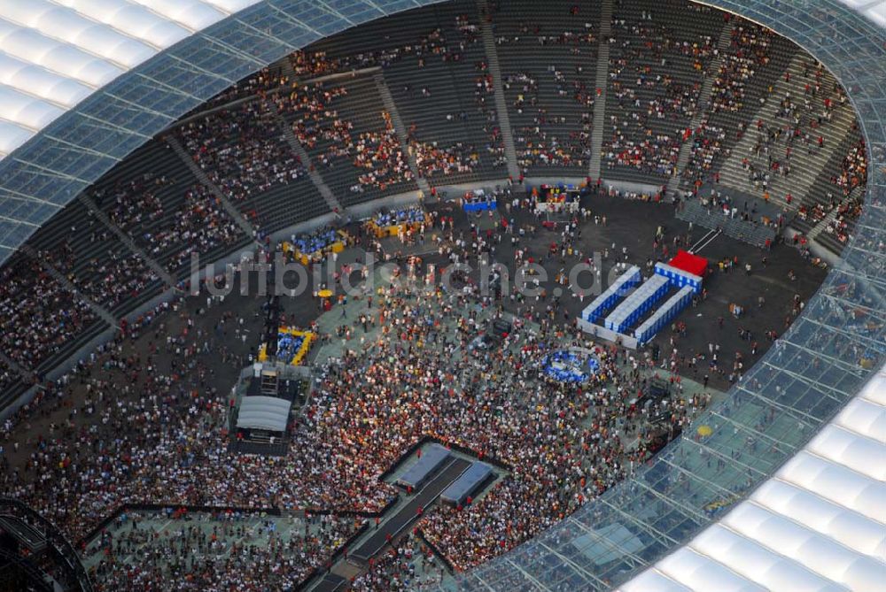 Berlin - Charlottenburg aus der Vogelperspektive: Stones Konzert im Berliner Olympiastadion