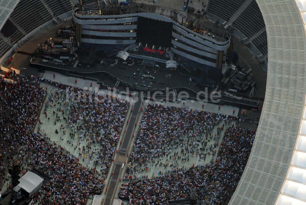 Luftaufnahme Berlin - Charlottenburg - Stones Konzert im Berliner Olympiastadion