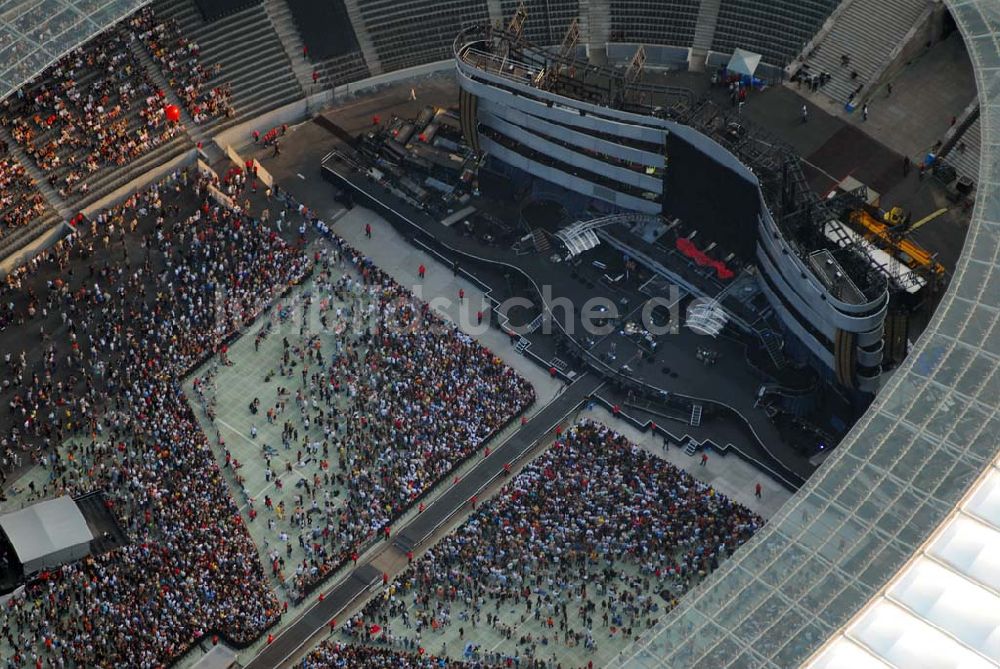 Luftbild Berlin - Charlottenburg - Stones Konzert im Berliner Olympiastadion