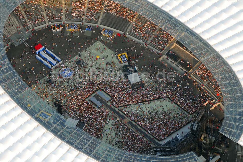 Luftaufnahme Berlin - Charlottenburg - Stones Konzert im Berliner Olympiastadion