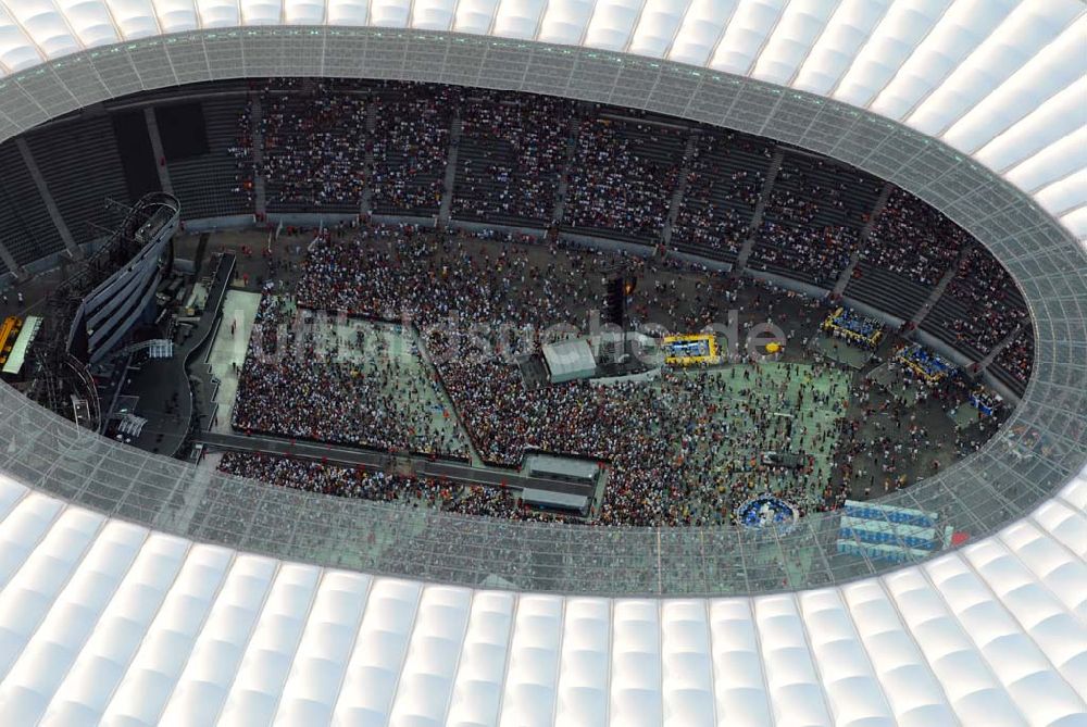 Berlin - Charlottenburg aus der Vogelperspektive: Stones Konzert im Berliner Olympiastadion