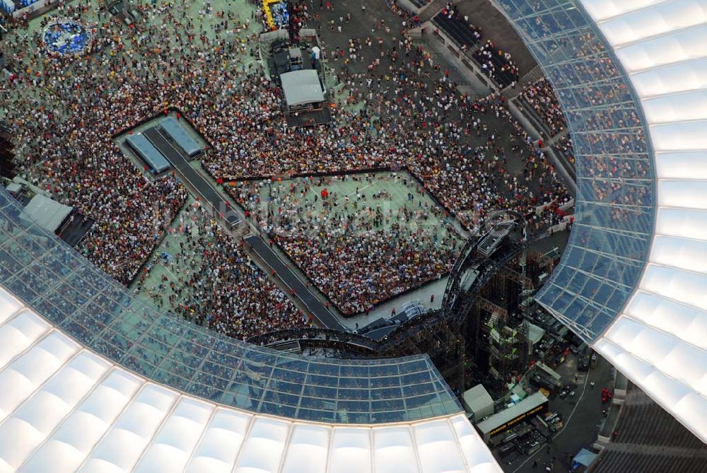 Luftaufnahme Berlin - Charlottenburg - Stones Konzert im Berliner Olympiastadion