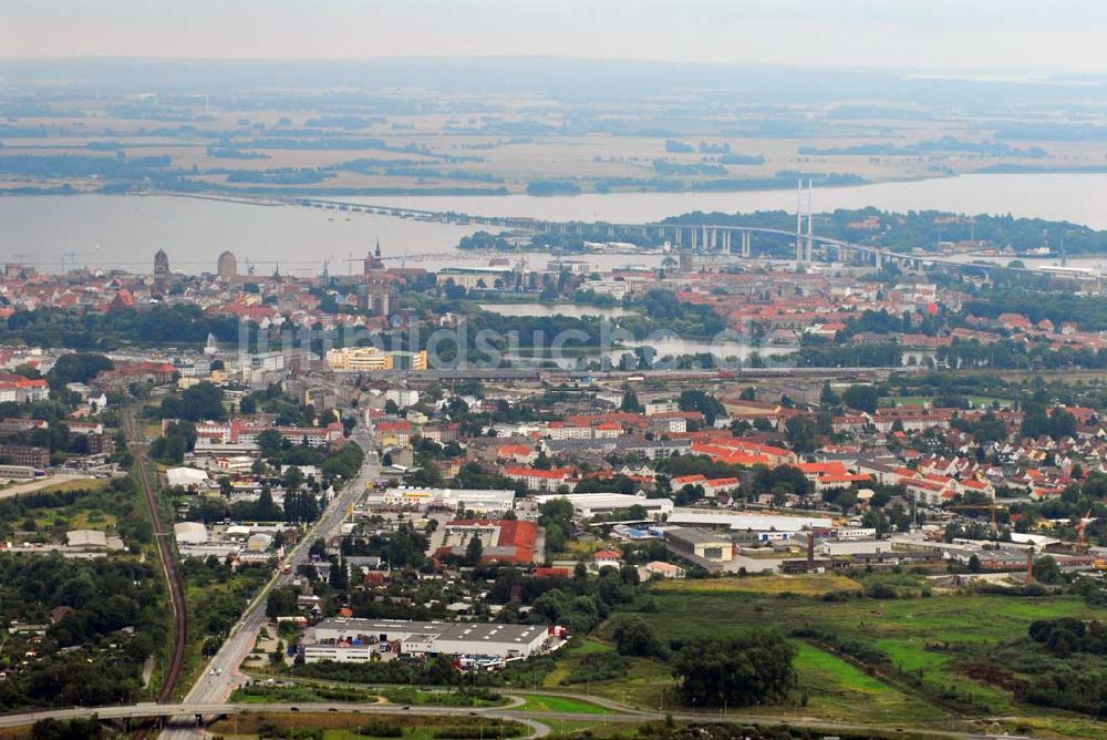 Stralsund aus der Vogelperspektive: Stralsundpanorama mit Strelasundbrücke