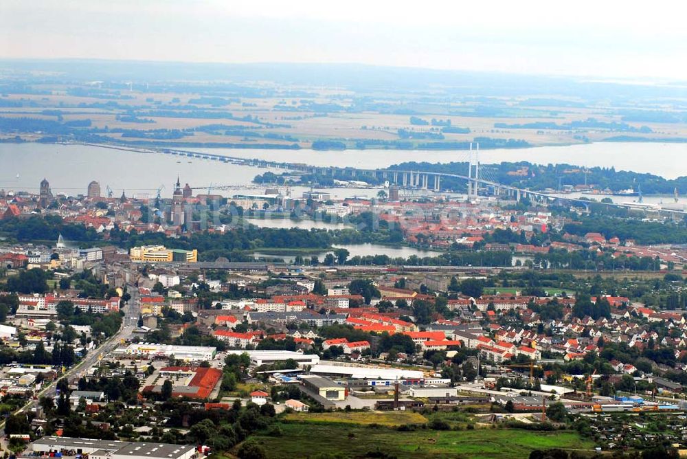 Luftbild Stralsund - Stralsundpanorama mit Strelasundbrücke