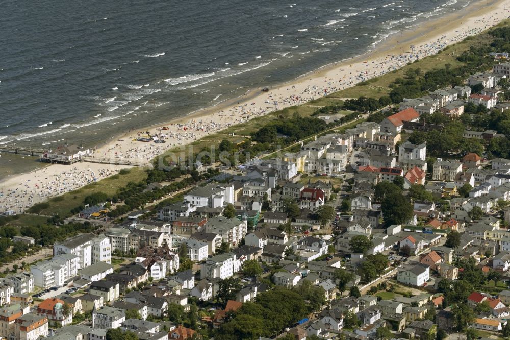 Luftaufnahme Ahlbeck - Strand- Abschnitt des beliebten Ferien- und Urlaubsgebietes an der Ostsee- Küste der Insel Usedom in Ahlbeck im Bundesland Mecklenburg-Vorpommern