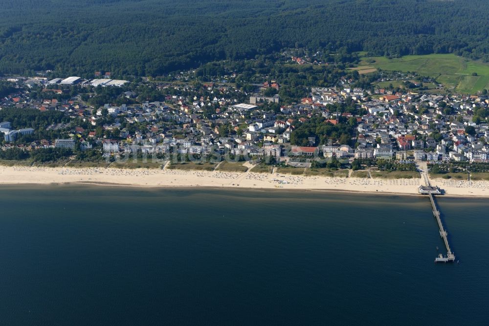 Luftbild Heringsdorf - Strand- Abschnitt des beliebten Ferien- und Urlaubsgebietes an der Ostsee- Küste der Insel Usedom in Ahlbeck im Bundesland Mecklenburg-Vorpommern