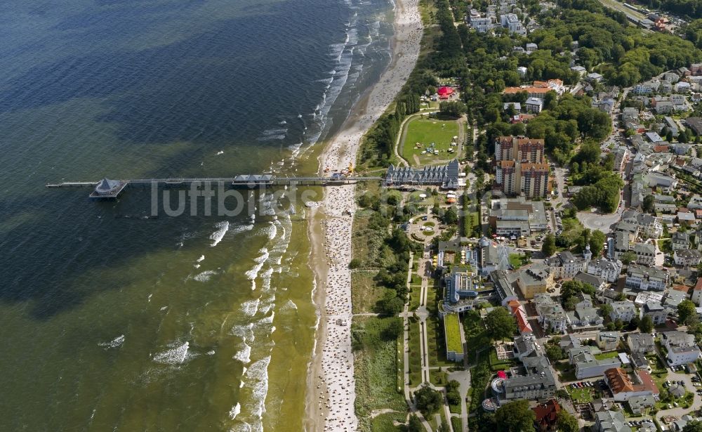 Luftbild Heringsdorf - Strand- Abschnitt des beliebten Ferien- und Urlaubsgebietes an der Ostsee- Küste der Insel Usedom in Heringsdorf im Bundesland Mecklenburg-Vorpommern