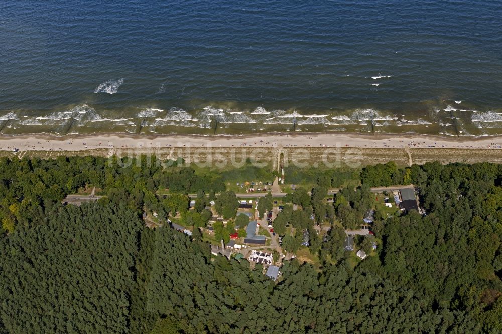 Zinnowitz von oben - Strand- Abschnitt des beliebten Ferien- und Urlaubsgebietes an der Ostsee- Küste der Insel Usedom in Zinnowitz im Bundesland Mecklenburg-Vorpommern