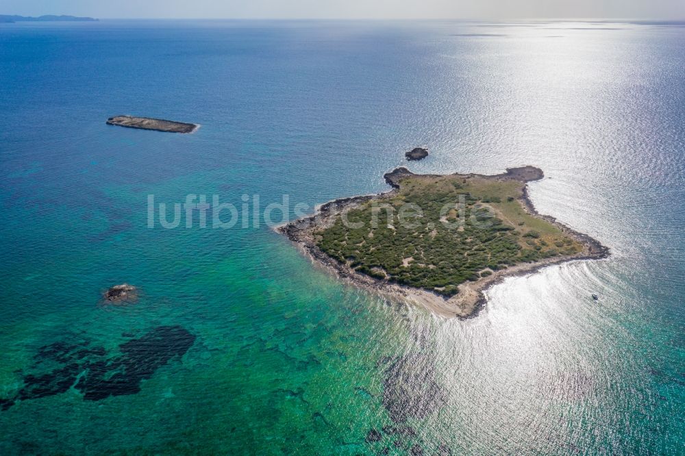 Colonia Sant Jordi von oben - Strand von Colonia Sant Jordi an der Mittelmeerküste der der spanischen Baleareninsel Mallorca in Spanien