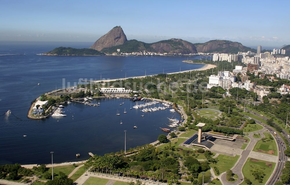 Rio de Janeiro von oben - Strand- und Küstenbereich an der Marina da Gloria in Rio de Janeiro in Brasilien in Rio de Janeiro in Brasilien