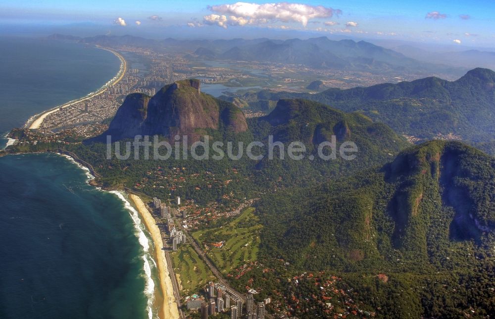 Rio de Janeiro von oben - Strand- und Küstenbereich am Stadteil Ipanema in Rio de Janeiro in Brasilien in Rio de Janeiro in Brasilien