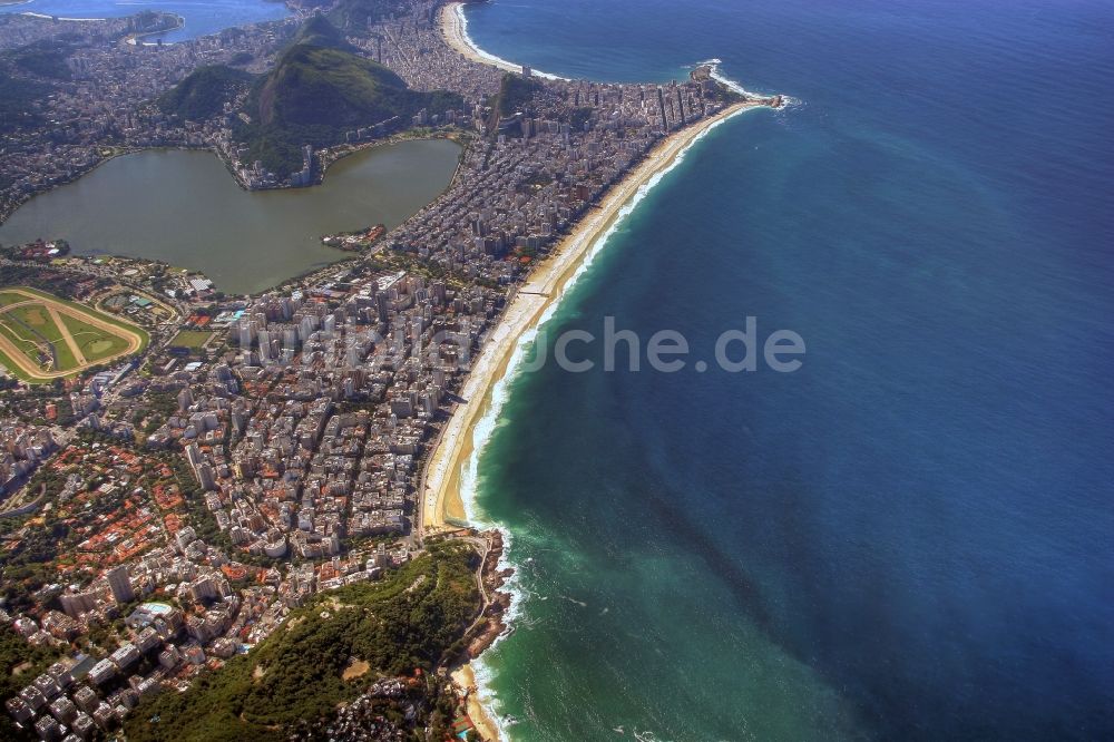 Luftbild Rio de Janeiro - Strand- und Küstenbereich am Stadteil Ipanema in Rio de Janeiro in Brasilien in Rio de Janeiro in Brasilien