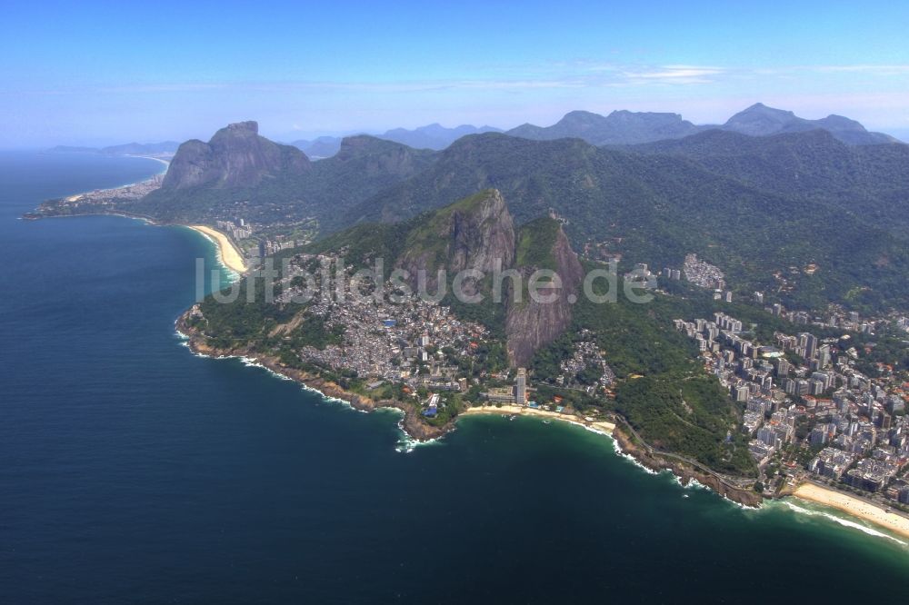 Luftbild Rio de Janeiro - Strand- und Küstenbereich am Stadteil Leblon in Rio de Janeiro in Brasilien in Rio de Janeiro in Brasilien