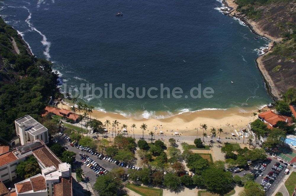 Rio de Janeiro von oben - Strand- und Küstenbereich am Stadteil Leblon in Rio de Janeiro in Brasilien in Rio de Janeiro in Brasilien