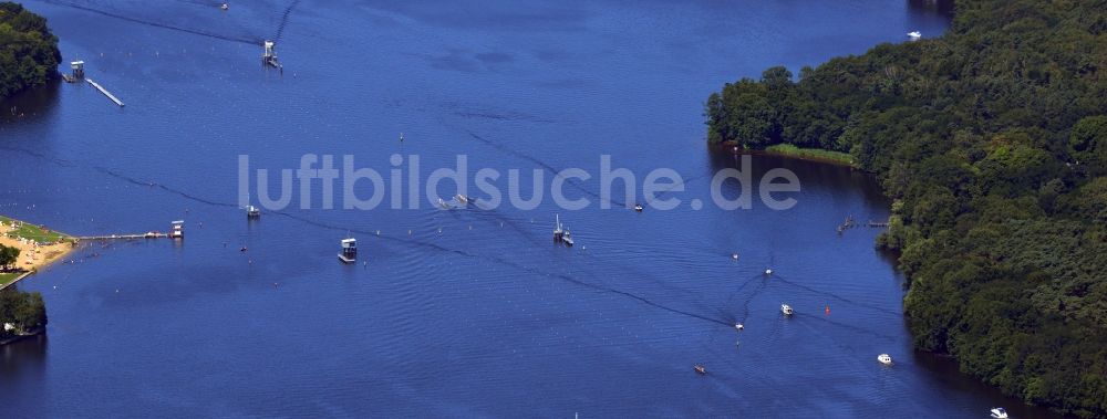 Berlin aus der Vogelperspektive: Strandbad Grünau mit der Regattastrecke Berlin-Grünau am Ufer des Langer See in Berlin Treptow-Köpenick