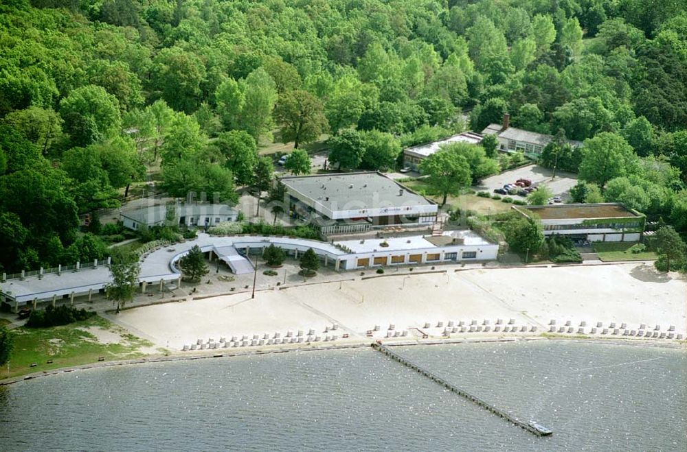 Köpenick - Berlin aus der Vogelperspektive: Strandbad Müggelsee in Friedrichshagen. Ort: Köpenick - Berlin. Datum: 16.05.03