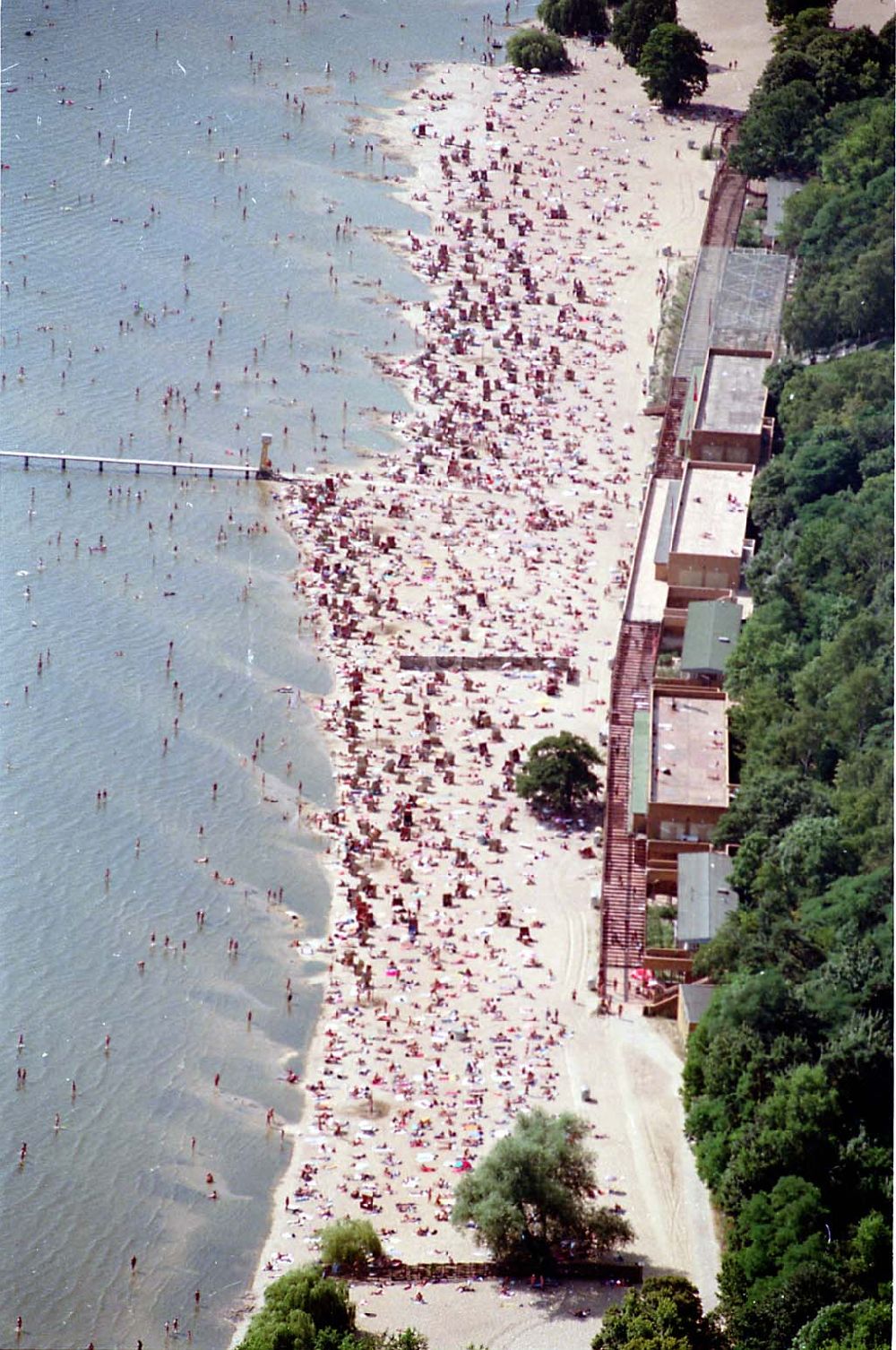 Berlin von oben - 05.08.1995 Strandbad Wannsee