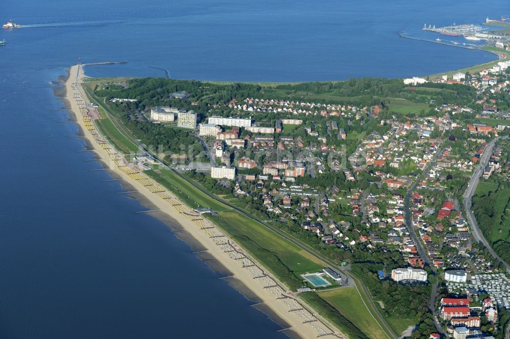 Luftbild Cuxhaven - Strandkorb- Reihen am Sand- Strand im Küstenbereich der Nordsee in Cuxhaven im Bundesland Niedersachsen