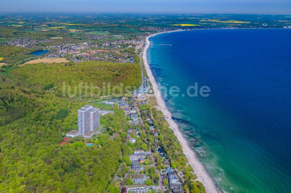 Luftbild Timmendorfer Strand - Strandkorb- Reihen am Sand- Strand im Küstenbereich in Timmendorfer Strand im Bundesland Schleswig-Holstein, Deutschland