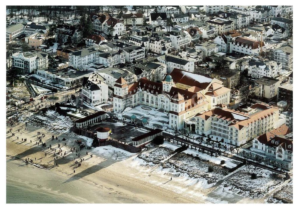 Binz / Rügen - MV von oben - Strandpromenade Binz mit dem TRAVEL CHARME HOTEL / ehem. Kurhaus auf Rügen.