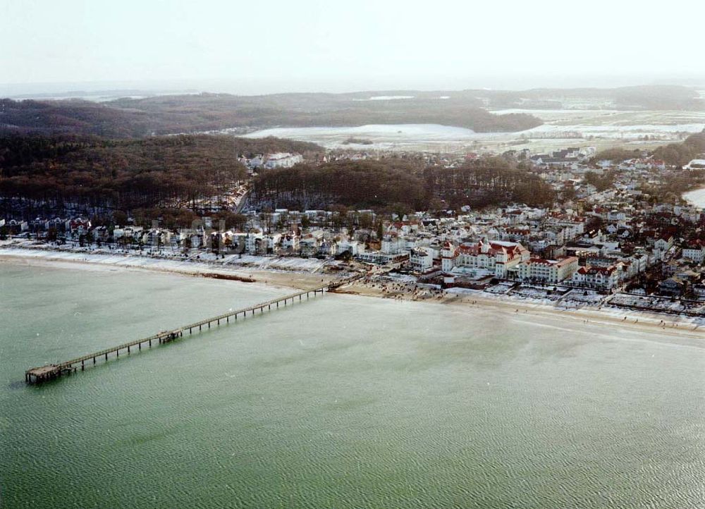 Luftbild Binz / Rügen - MV - Strandpromenade Binz mit dem TRAVEL CHARME HOTEL / ehem. Kurhaus auf Rügen.