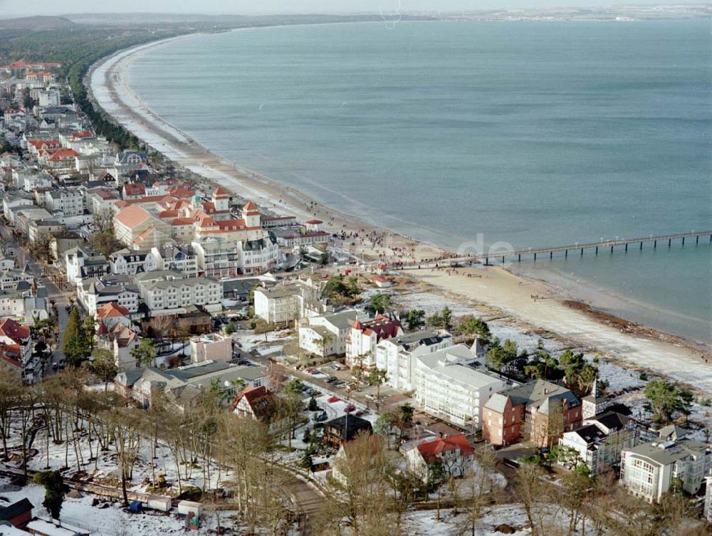 Luftbild Binz / Rügen - MV - Strandpromenade Binz mit dem TRAVEL CHARME HOTEL / ehem. Kurhaus auf Rügen.