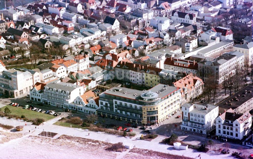 Rostock / MV aus der Vogelperspektive: Strandpromenadenbereich in Rostock.