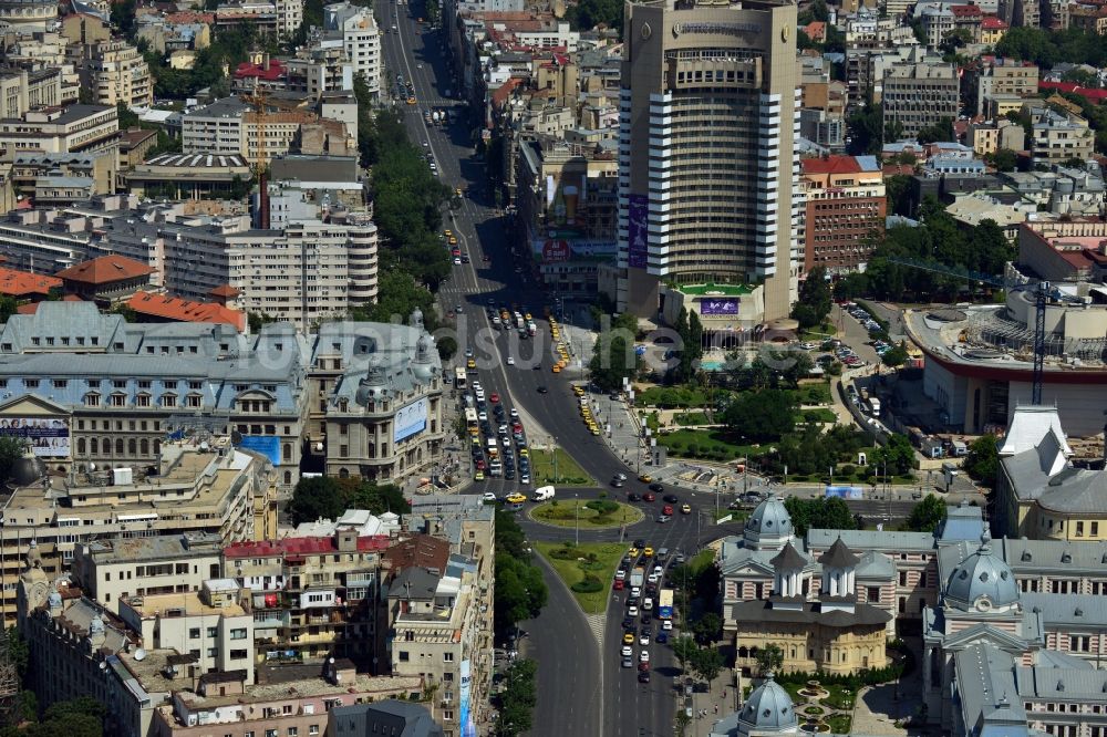 Bukarest aus der Vogelperspektive: Straße Bulevardul Nicolae Balcesu in Bukarest in Rumänien