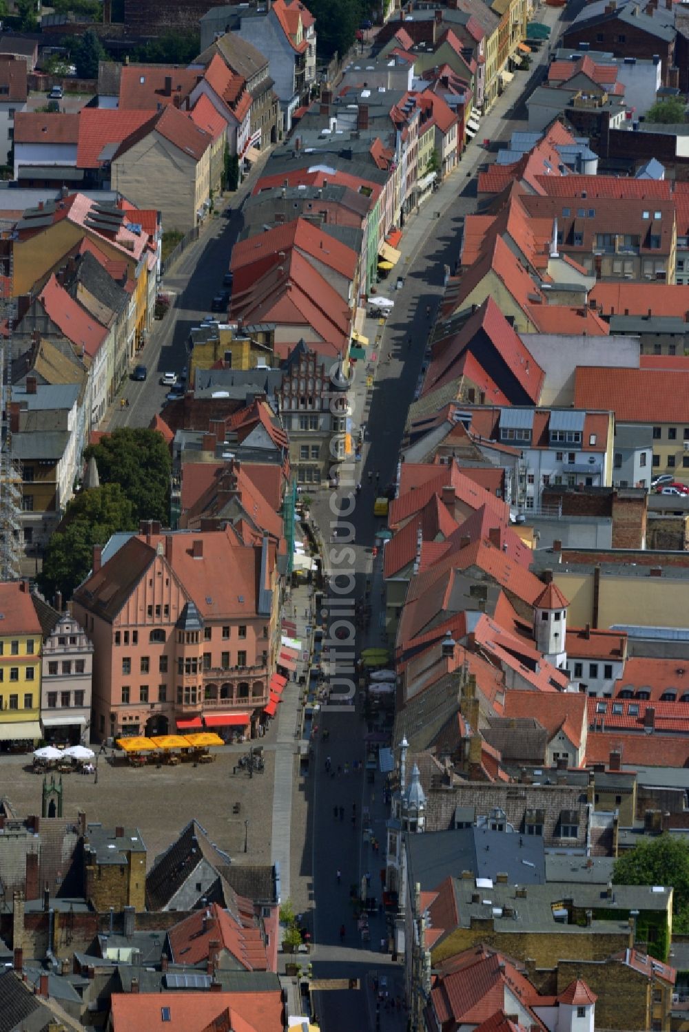 Luftaufnahme Lutherstadt Wittenberg - Straße und Markt in der Altstadt von Lutherstadt Wittenberg im Bundesland Sachsen-Anhalt